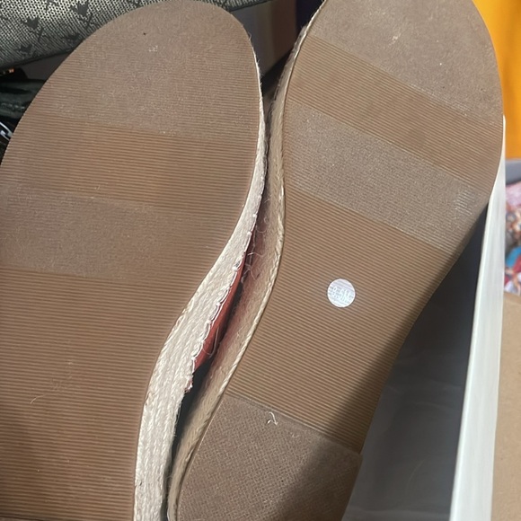 TYLE & CO Slip-On Wedge Orange Sandals size 8.5 - Picture 11 of 11